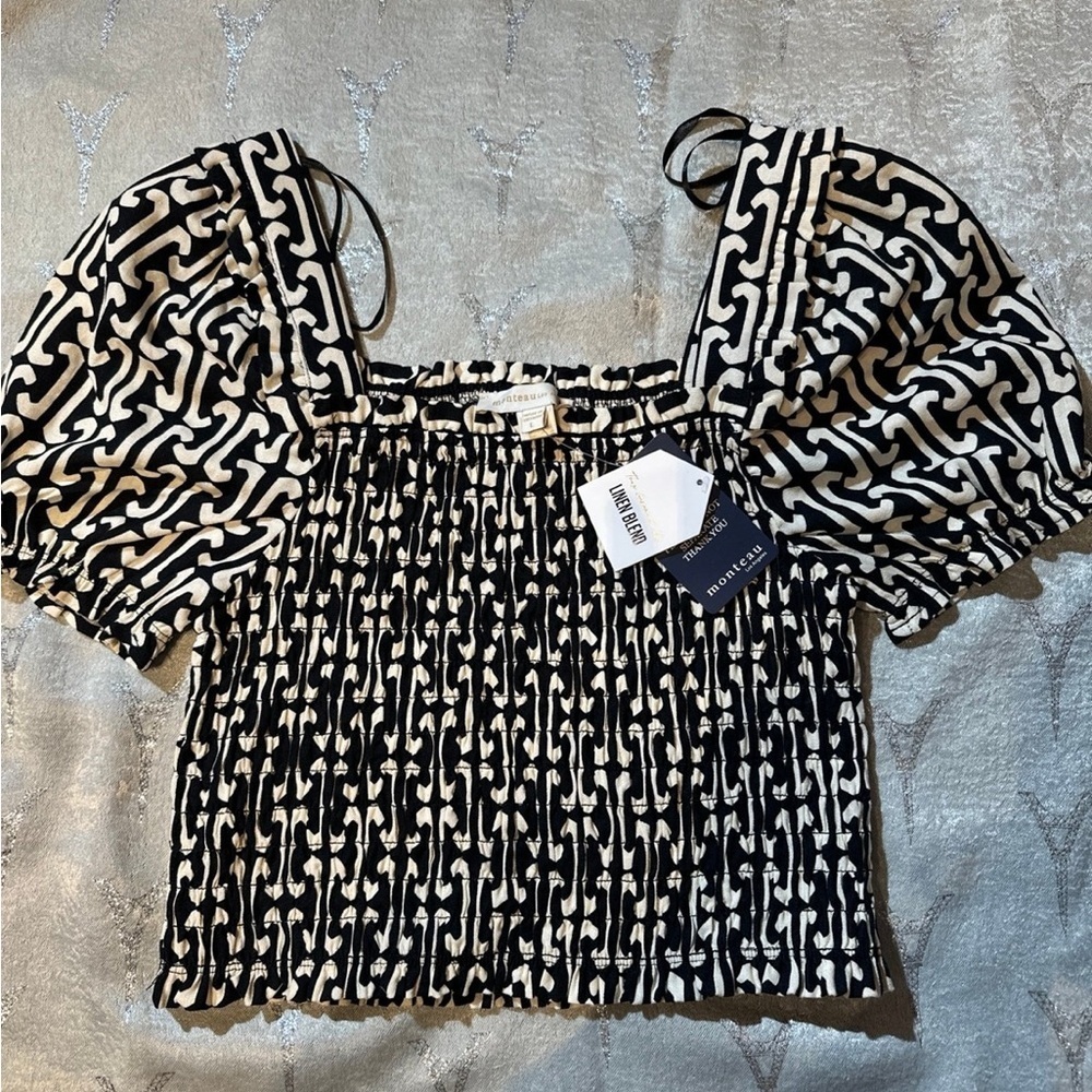 Monteau Women’s L Cropped Smocked Top Black Balloon Sleeves coquette M/L